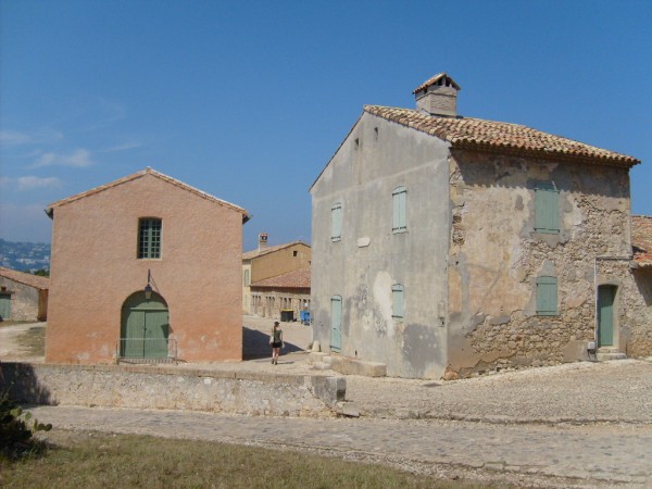 v pevnosti